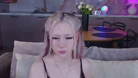 Lexi online show from 12-15-25, 04:17