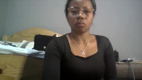 Aicha boobs online show from 09-18-25, 04:20