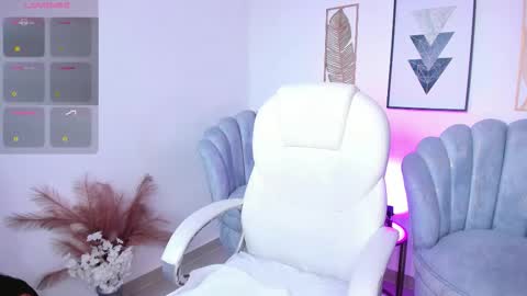 AIDA ADAMS online show from 02-03-26, 12:21