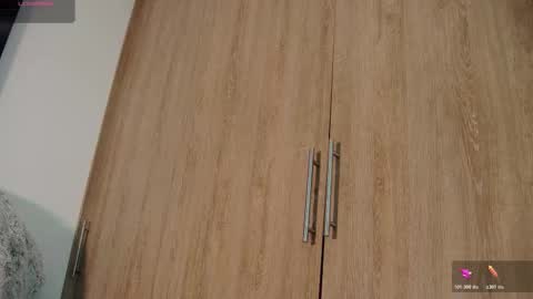 Aida  online show from 12-16-25, 11:37