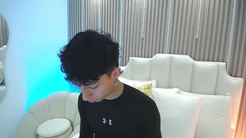 Aiden online show from 03-12-26, 01:50