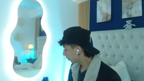 Aiden online show from 04-01-26, 01:41