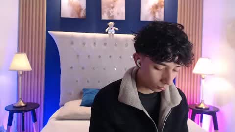 Snapshot of aiden_rivers_ chatting on 07-03-26, 01:17 Aiden online show from 07-03-26, 01:17