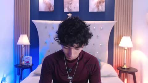 Snapshot of aiden_rivers_ chatting on 07-10-26, 12:52 Aiden online show from 07-10-26, 12:52