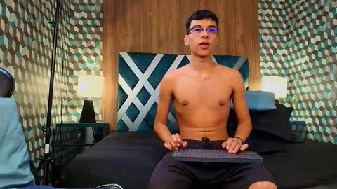 Snapshot of aiden_royce chatting on 09-09-25, 07:57 aiden_royce online show from 09-09-25, 07:57