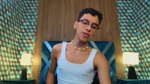 Snapshot of aiden_royce chatting on 09-20-25, 10:33 aiden_royce online show from 09-20-25, 10:33