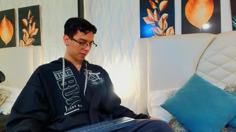 Snapshot of aiden_royce chatting on 10-15-25, 09:15 aiden_royce online show from 10-15-25, 09:15