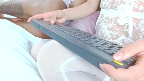 aiilynsmiith online show from 10-16-25, 08:48