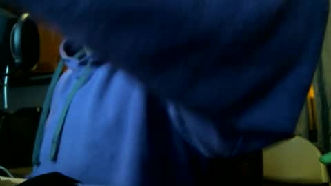 aikerisugly online show from 12-22-25, 10:01