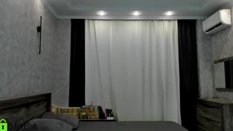 Snapshot of ailey_chao chatting on 01-04-25, 12:05 Ailey online show from 01-04-25, 12:05