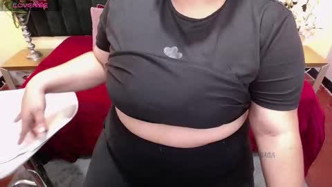 Ailyn rouss online show from 01-07-26, 01:19