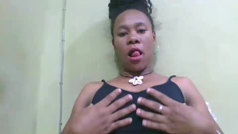 Snapshot of aimee982179 chatting on 05-04-26, 02:18 aimee982179 online show from 05-04-26, 02:18