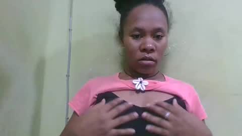 Snapshot of aimee982179 chatting on 05-18-26, 02:18 aimee982179 online show from 05-18-26, 02:18