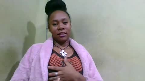 Snapshot of aimee982179 chatting on 06-10-26, 04:34 aimee982179 online show from 06-10-26, 04:34