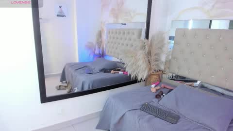 Snapshot of ainaah_ chatting on 02-17-25, 02:37 Ainaah online show from 02-17-25, 02:37