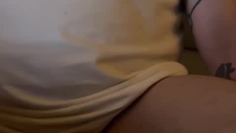 Snapshot of airii166 chatting on 12-20-25, 06:53 Airii online show from 12-20-25, 06:53