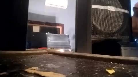 Snapshot of airoon91 chatting on 10-17-25, 08:50 airoon91 online show from 10-17-25, 08:50