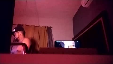 Snapshot of airoon91 chatting on 10-27-25, 10:19 airoon91 online show from 10-27-25, 10:19