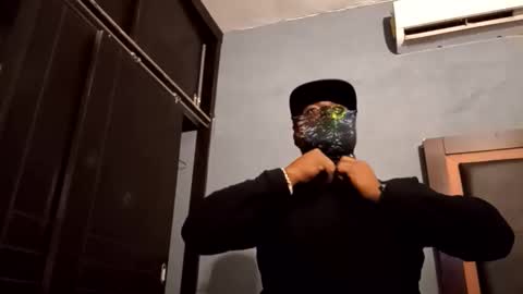 Snapshot of airoon91 chatting on 11-26-25, 10:05 airoon91 online show from 11-26-25, 10:05