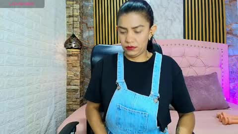 Snapshot of aisha__cambell chatting on 04-24-26, 09:56 aisha__cambell online show from 04-24-26, 09:56