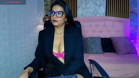 Snapshot of aisha__cambell chatting on 04-25-26, 12:52 aisha__cambell online show from 04-25-26, 12:52