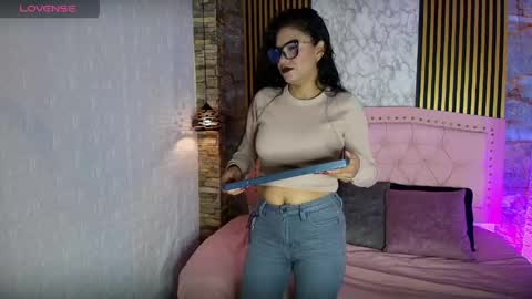 Snapshot of aisha__cambell chatting on 05-01-26, 11:04 aisha__cambell online show from 05-01-26, 11:04