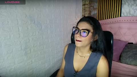 Snapshot of aisha__cambell chatting on 05-02-26, 10:42 aisha__cambell online show from 05-02-26, 10:42