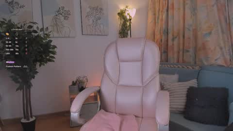 Aisha online show from 04-13-26, 12:21