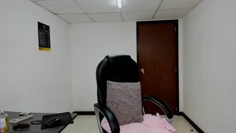 Aisha online show from 03-25-26, 04:07