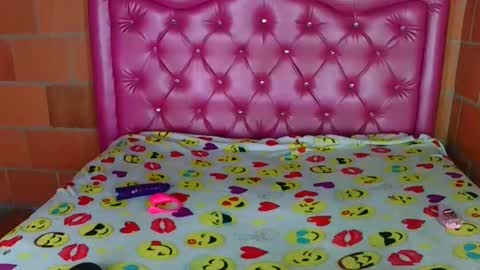 aisha koswell3 online show from 10-10-25, 01:04