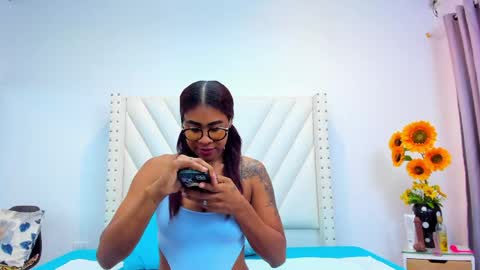 Snapshot of aishainti chatting on 06-07-26, 01:48 aishainti online show from 06-07-26, 01:48