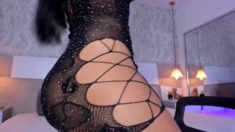 Aisha online show from 03-10-25, 03:41