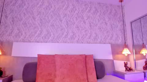 Aisha online show from 09-17-25, 03:24