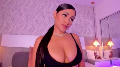 Aisha online show from 11-22-25, 02:49