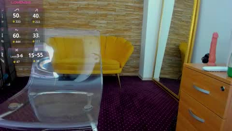 Aisha online show from 10-25-25, 04:09