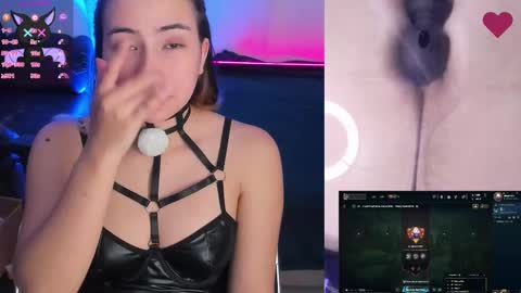 Snapshot of aishelyng20 chatting on 10-30-25, 10:43 aishelyng20 online show from 10-30-25, 10:43