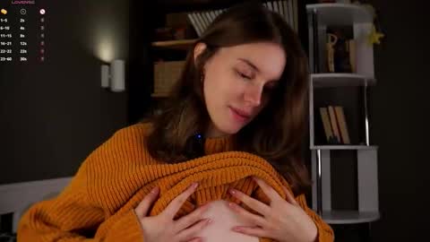 Snapshot of aislyfarran chatting on 09-20-25, 01:06 Aliza online show from 09-20-25, 01:06