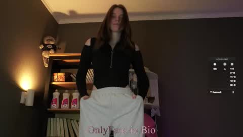 Snapshot of aislyfarran chatting on 02-06-26, 01:21 Aliza online show from 02-06-26, 01:21