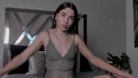 Snapshot of aitana_baker_ chatting on 01-29-25, 12:45 little aitana online show from 01-29-25, 12:45