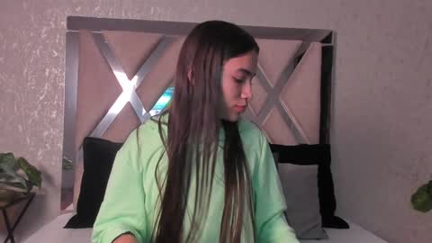 little aitana  online show from 02-08-25, 12:28