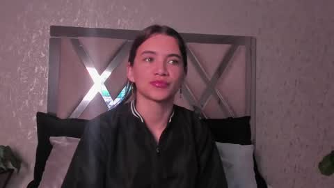 Snapshot of aitana_baker_ chatting on 02-11-25, 01:51 little aitana online show from 02-11-25, 01:51