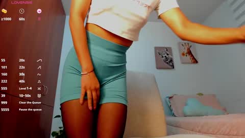 Snapshot of aitanaa1_ chatting on 02-22-25, 07:45 Aitana online show from 02-22-25, 07:45