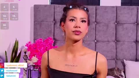 Queen Dumont   online show from 02-10-26, 07:07