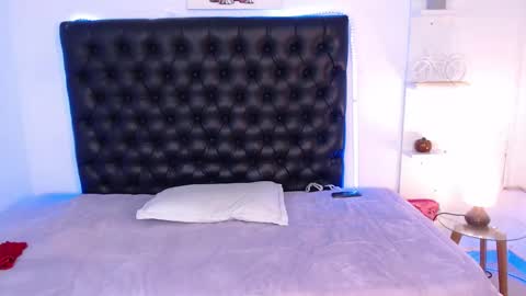 Snapshot of aixa_shaw chatting on 12-24-24, 06:50 AIXA online show from 12-24-24, 06:50