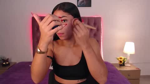 Snapshot of aixa_shaw chatting on 01-05-25, 12:21 AIXA online show from 01-05-25, 12:21