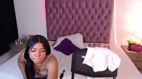 Snapshot of aixa_shaw chatting on 01-16-25, 10:44 AIXA online show from 01-16-25, 10:44