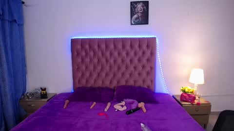 Snapshot of aixa_shaw chatting on 01-21-25, 11:45 AIXA online show from 01-21-25, 11:45