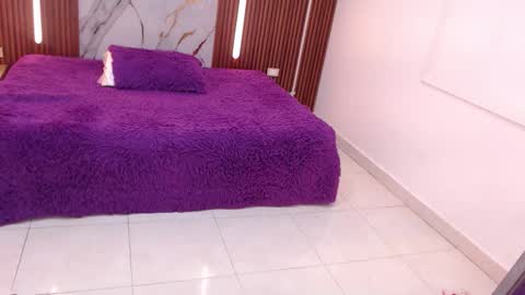 Snapshot of aixa_shaw chatting on 09-11-25, 12:16 AIXA online show from 09-11-25, 12:16