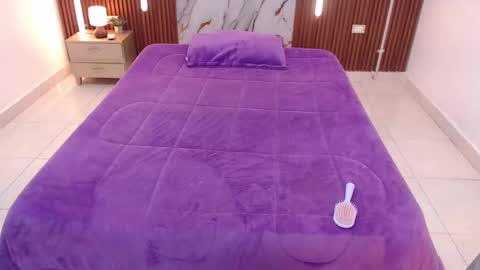 Snapshot of aixa_shaw chatting on 10-02-25, 12:12 AIXA online show from 10-02-25, 12:12