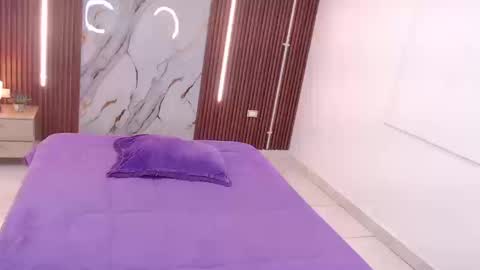 Snapshot of aixa_shaw chatting on 10-21-25, 12:50 AIXA online show from 10-21-25, 12:50